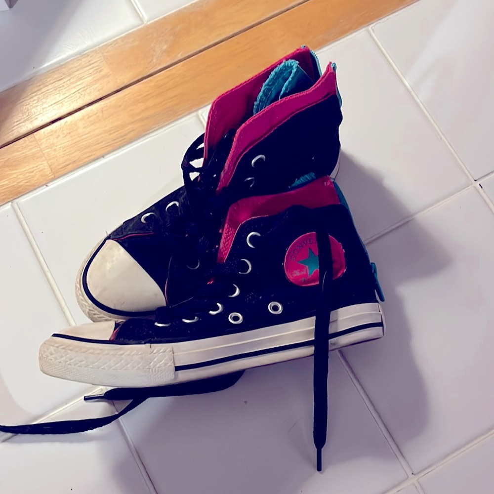 Converse All Star.  Punk Taylor .. size 12 girls